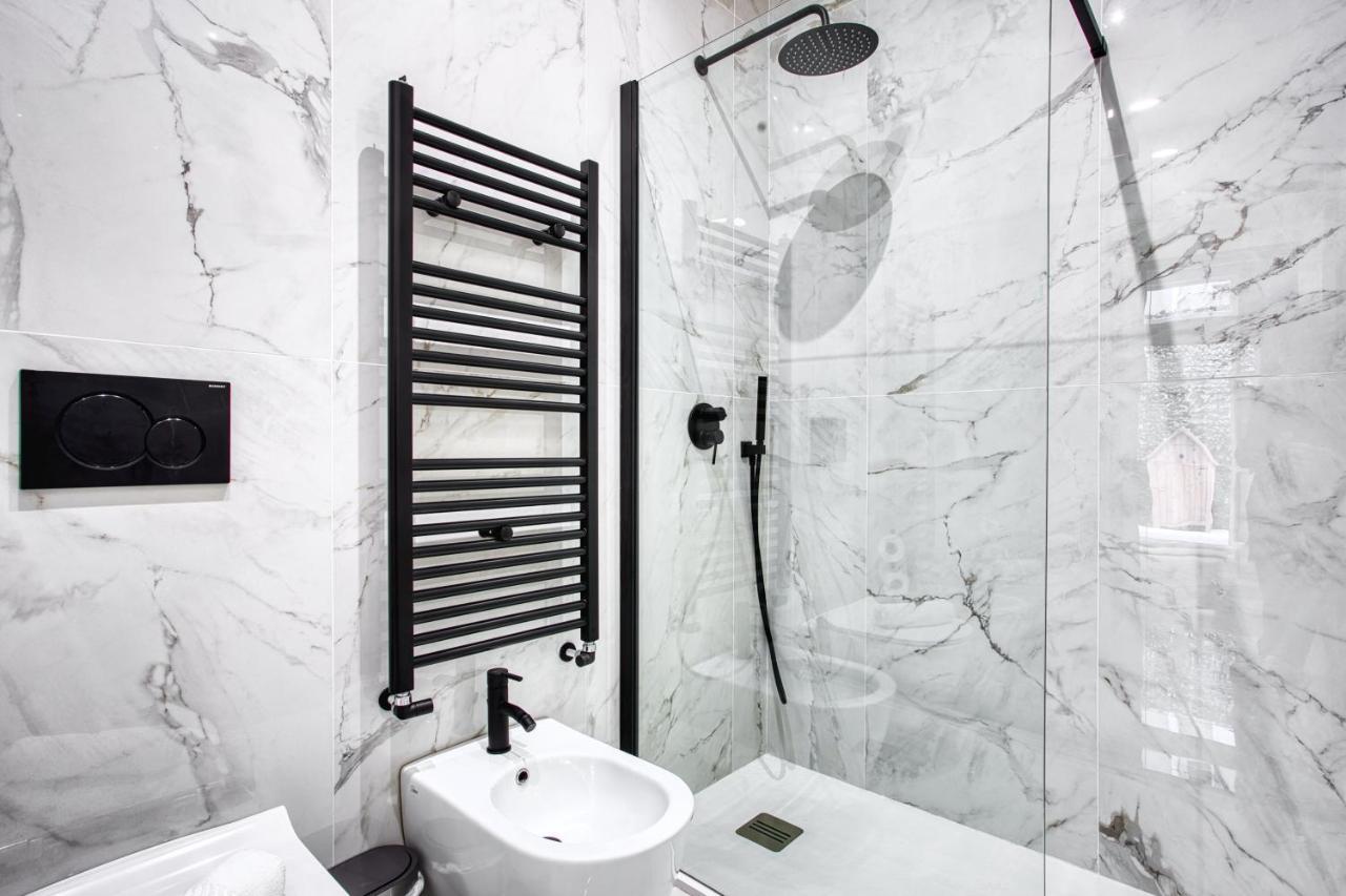 Ferienwohnung Joivy Stunning Flat With Balcony Mailand Exterior foto