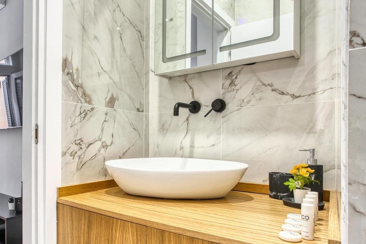 Ferienwohnung Joivy Stunning Flat With Balcony Mailand Exterior foto